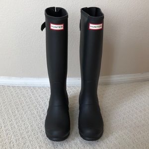 Hunter Boots: Black Back Adjustable